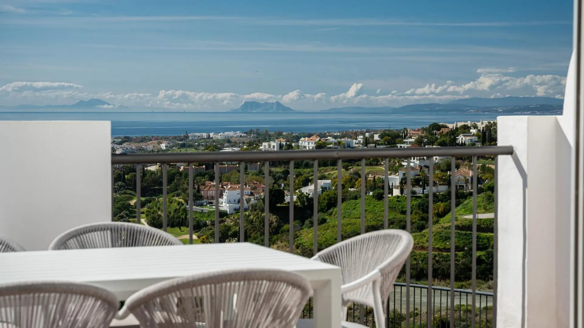 Paraiso Penthouse Unique Sea View To Gibraltar Estepona 0*,  Espagne